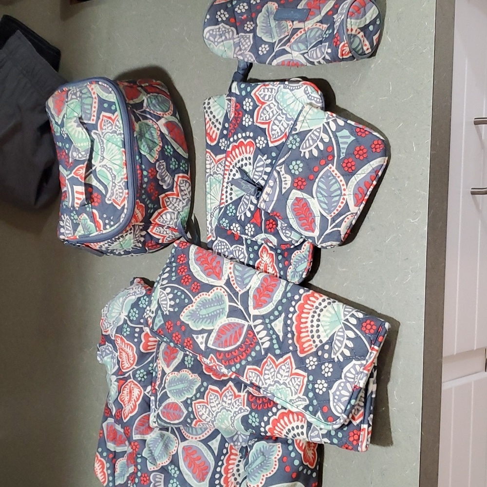 8 Piece Vera Bradley Travel Set